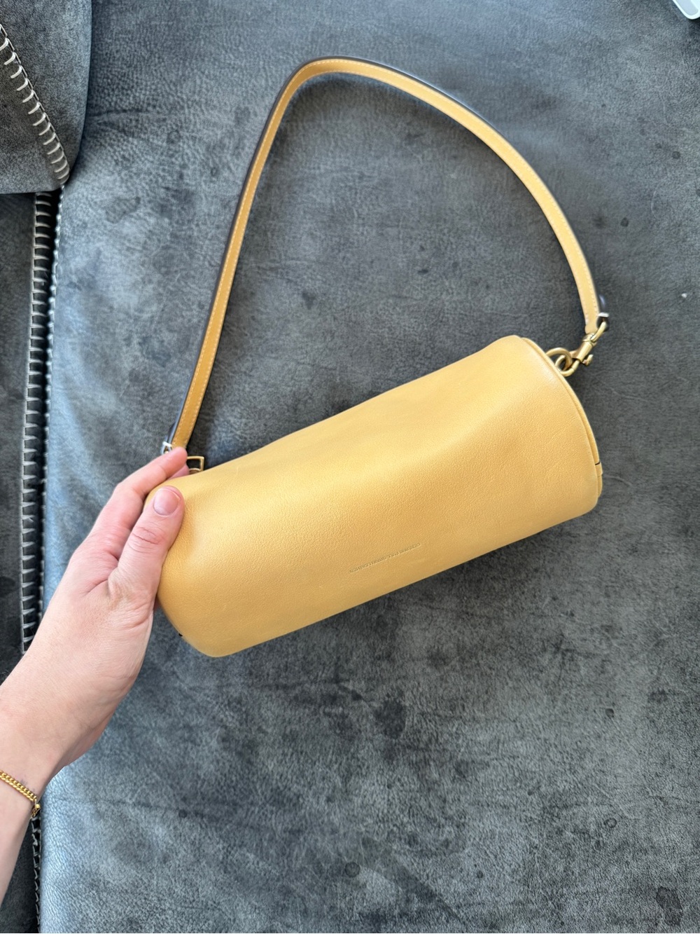 COACH Barrel Bag in Vanilla - Picture 4 of 8